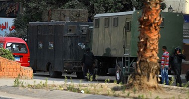 قوات الأمن تغلق شارع الهرم وتمشط محيط "الطالبية" بحثا عن متفجرات