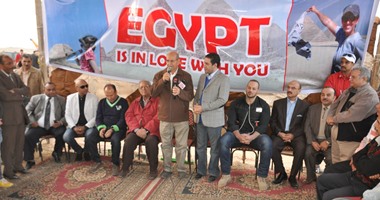 محافظ الجيزة يشارك فى حملة "مصريون ضد الإرهاب" لتنشيط السياحة