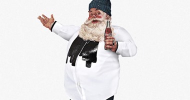 بالصور.. نسخة 2015 من بابا نويل بالجينز السكينى والكوتشى