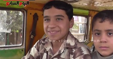 بالفيديو..أصغر عفاريت الأسفلت..محمد 11 سنة:بسوق ميكروباص من 3 سنين