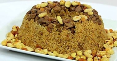 طريقة الأرز "المكسيكى" بالكبد والفواكه المجففة للشيف "محمود طه"