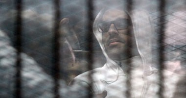 دفاع محمد سلطان يطلب من قاضى "غرفة عمليات رابعة" السماح لموكله بالحديث