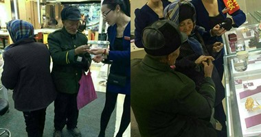 بالصور.. مسن بالصين يشترى خاتمًا من الماس لزوجته بتحويشة العمر