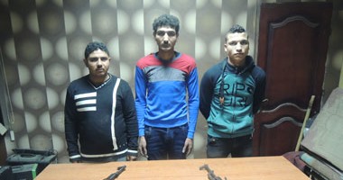 حبس عصابة تخصصت فى سرقة السيارات بالإكراه من قائديها بمدينة العبور