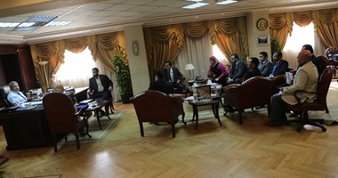 وزير الشباب والرياضة يلتقى خريجى دورة أكاديمية ناصر