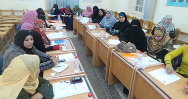 بالصور.. دورة تدريبية للرائدات الريفيات بكفر الشيخ على الانتخابات المحلية