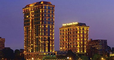 الأحد.. توقيع الطبعة العربية لديوان "مصر تولد من جديد" بالفورسيزون