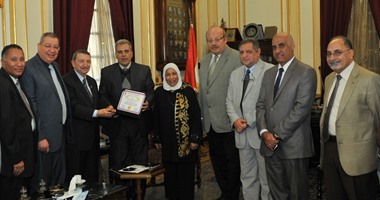 جامعة القاهرة تؤسس بيت خبرة من 10 علماء لدعم البحث العلمى
