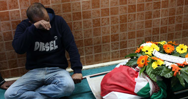 بالصور.. تشييع جثمان فلسطينى قتلته إسرائيل بعد محاصرة منزله برام الله