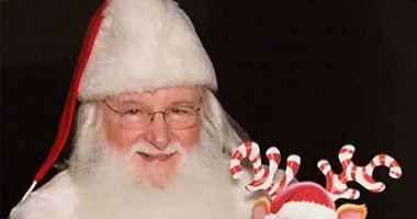 "بابا نويل" يفصل قائد أوركسترا فى إيطاليا من عمله