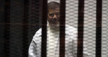 وصول "مرسى" أكاديمية الشرطة لمحاكمته بـ"الهروب من سجن وادى النطرون"