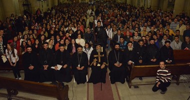 البابا تواضروس يوصى شباب الإسكندرية بالإيجابية والأمانة