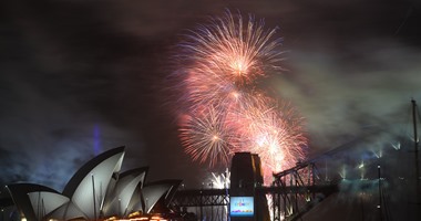 بالصور والفيديو.. سيدنى الأسترالية تنتقل لـ2015 وسط احتفالات صاخبة