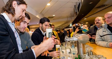 بالصور..لاعبو دورتموند يعتذرون للجماهير على طريقتهم الخاصة