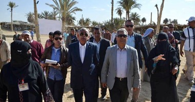 بالصور.. وزير الآثار من السويس: خطة كاملة لتطوير منطقة عيون موسى