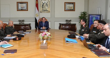 السيسى يستعرض مع وزير الدفاع وقيادات القوات المسلحة المشروعات الكبرى