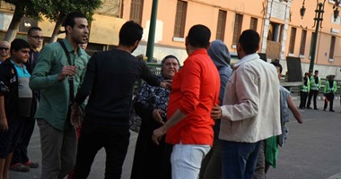 الإخوان يتظاهرون بعبد المنعم رياض ويفرون للشوارع الجانبية مع وصول الأمن