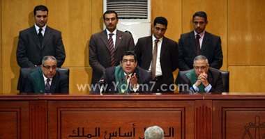 دفاع الإخوان بـ"قضية التخابر" يستشهد فى مرافعته بكتاب قانون لفتحى سرور