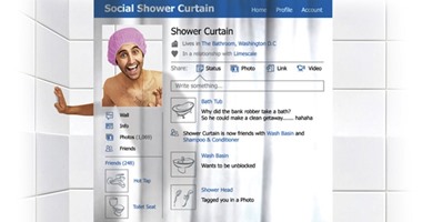 صفحة "فيس بوك" وصورتك الشخصية.. أحدث أشكال ستائر الحمام