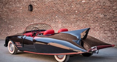 سيارة "بات مان" الأصلية موديل 1963 تُباع فى مزاد بـ‭137‬ ألف دولار
