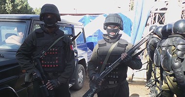 هروب عناصر الإخوان فى الشوارع الجانبية بـ"المطرية" خوفا من الأمن