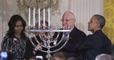 بالصور.. أوباما يقيم احتفال لرئيس إسرائيل بعيد الأنوار اليهودى بالبيت الأبيض