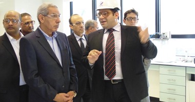 بالصور.. وزير الصناعة يتفقد مصنع "توتال" لإنتاج الزيوت بالإسكندرية