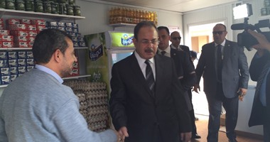 وزير الداخلية داخل منافذ المنتجات الغذائية لضمان وصول السلع للبسطاء