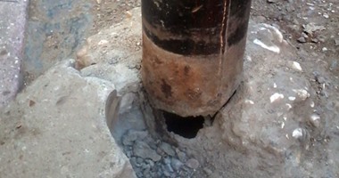 صحافة المواطن: بالصور.. تآكل قاعدة خرسانية لعمود إنارة بساحل طهطا فى سوهاج