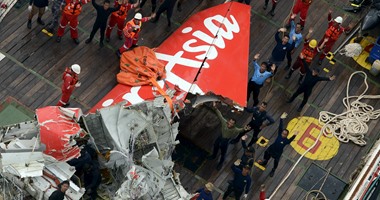 بالصور.. عطل فى الكمبيوتر وتصرفات الطاقم من عوامل سقوط طائرة أندونيسية منذ عام