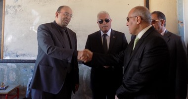 محافظ جنوب سيناء ورئيس أركان الجيش الثالث يتفقدان اللجان الانتخابية