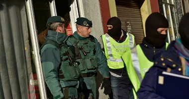 اسبانيا تعتقل رجلا يشتبه في تجنيده أعضاء لتنظيم داعش