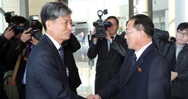 كوريا الجنوبية والولايات المتحدة تستعرضان نتائج المباحثات بين الكوريتين
