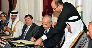 السيسى يشهد التوقيع على وثيقة النظام الأساسى للاتحاد العربى للقضاء الإدارى
