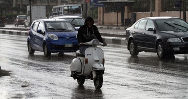 بالفيديو والصور.. موجة من الطقس السيئ وأمطار غزيرة تضرب القاهرة والمحافظات