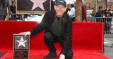 بالصور.. المخرج الأمريكى رون هوارد يحصل على نجمة المشاهير