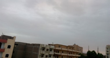 بالصور.. أولى زخات المطر بفصل الشتاء فى محافظة الأقصر