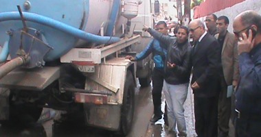 محافظة بنى سويف تدفع بسيارات لشفط مياه الأمطار من الشوارع