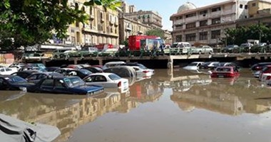 صحافة المواطن: بالفيديو وبالصور: مياه مجارى مستشفى الحسين الجامعى تدمر بضائع التجار
