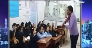 خالد صلاح يعرض فيديو لمعلم موسيقى مبدع ويؤكد:الرقى والتحضر يغيظان حزب النور