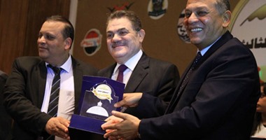 بالصور.. بدء احتفالية تيار الاستقلال بانتهاء تنفيذ خارطة الطريق