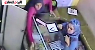 صحافة المواطن..كاميرا ترصد سرقة سيدتين مشغولات ذهبية من داخل محل بقنا