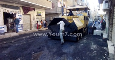 بالصور.. محافظ قنا يتفقد أعمال إعادة رصف الطرق بعد توصيل شبكة الغاز