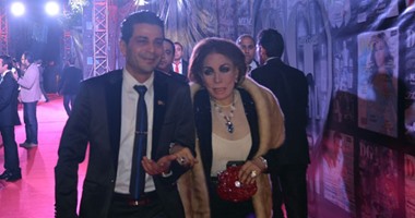 بالصور..وصول لبنى عبد العزيز ويوسف الشريف وزوجته لحفل الدير جيست