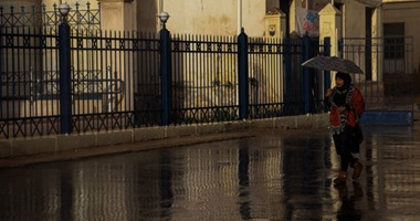 تواصل هطول الأمطار بالإسكندرية وانخفاض فى درجات الحرارة