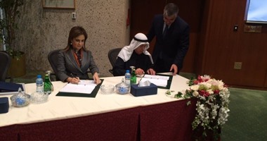 وزيرة التعاون الدولى توقع اتفاقا بـ45 مليون دينار كويتى مع "الصندوق العربى"