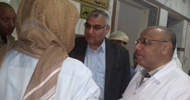 بالصور.. نائب بالشرقية يزور مستشفى الحسينية و يجرى فحوصات طبية للمرضى