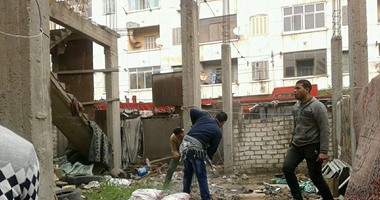 بالصور..حى الجمرك يشن حملة لإزالة التعديات على أرض مملوكة لمصلحة الجمارك