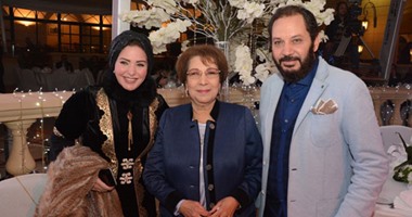 تكريم صابرين وكمال أبو رية عن مسلسل "أوراق التوت" وأحمد وفيق عن "تحت السيطرة"