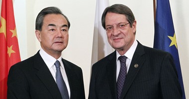 بالصور.. الرئيس القبرصى يلتقى وزير الخارجية الصينى فى العاصمة نيقوسيا